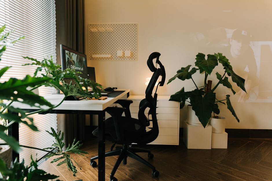 Kućni ured s ergonomskim namještajem